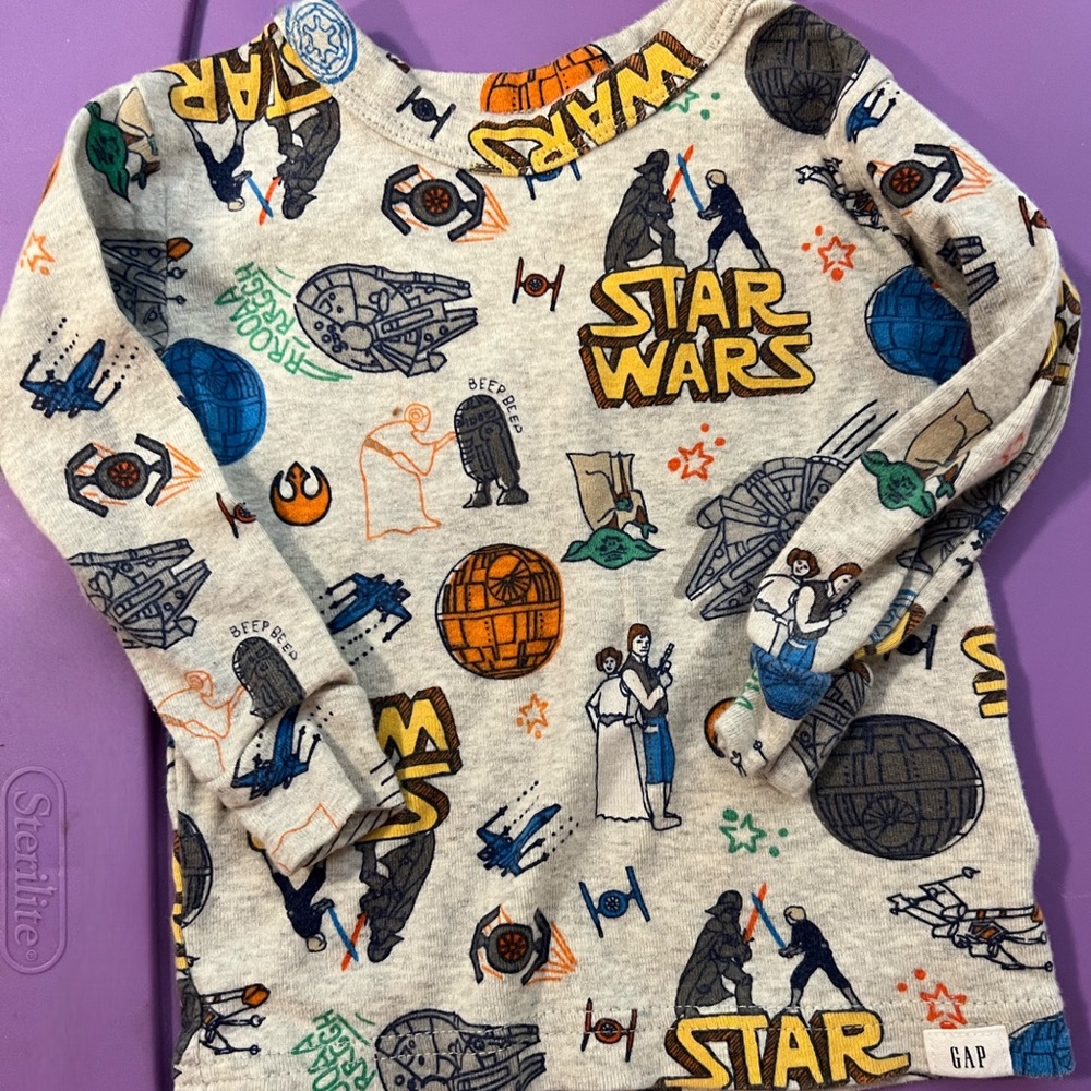 Baby Gap Vintage Star Wars Baby PJ set size 6-12 months unisex